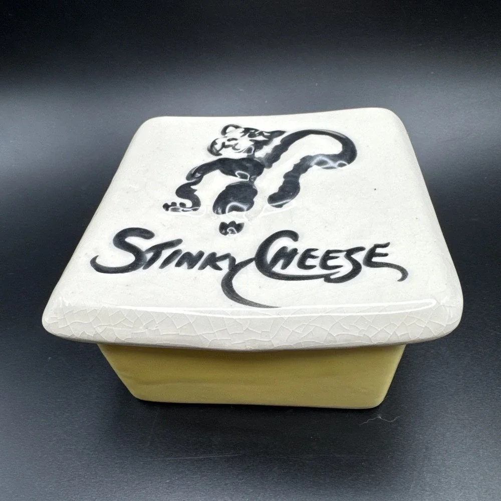 Stinky Cheese Dish & Lid w‎ Skunk Refrigerator Kitchen Storage Vintage 50s Kitch